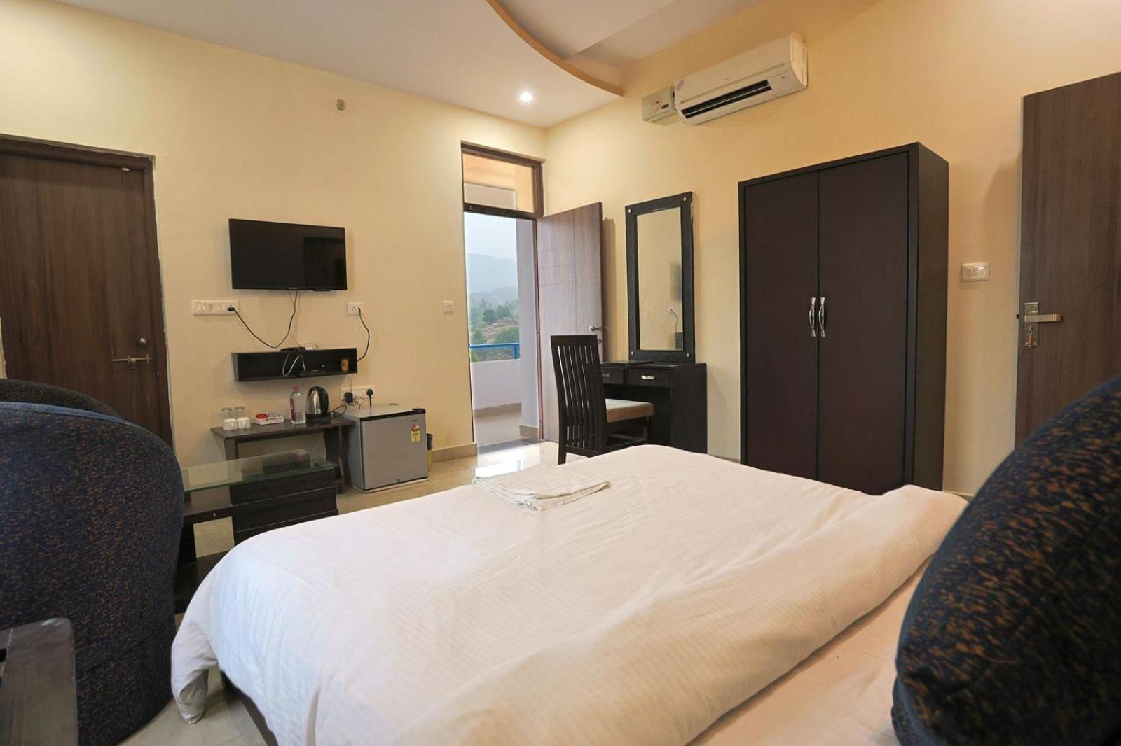Meera Valley Resort By Nexottel Udaipur Ngoại thất bức ảnh